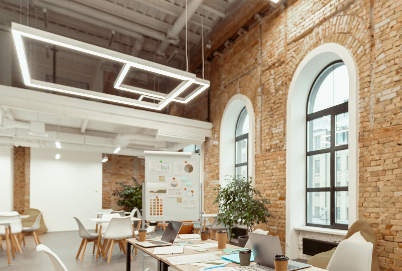 200 Lux in breakout rooms